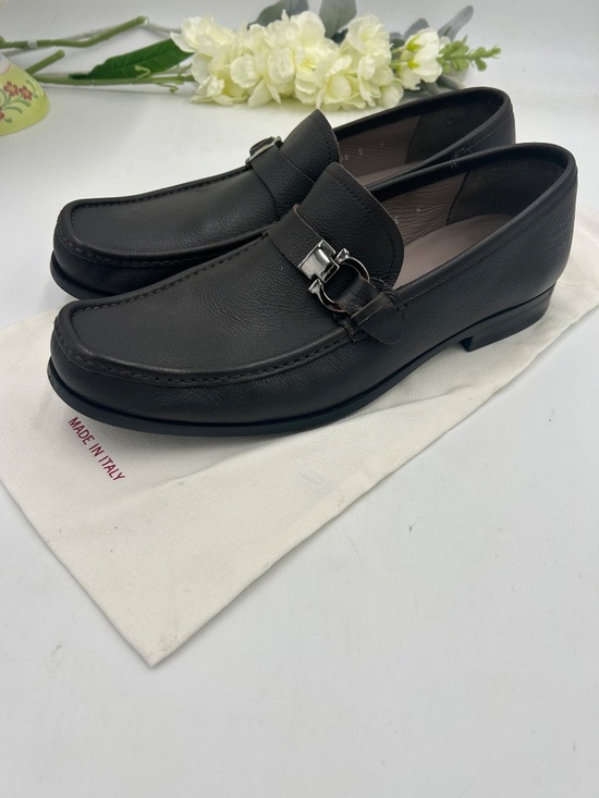 Men’s Salvatore Ferragamo Gancini Pebble Grain Loafers.  Size 9E.  Made in Italy main image 11